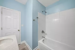 2504 W Balmoral Ave, Chicago, IL 60625 - Photo 14