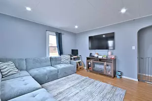 371 E Dickens Ave, Northlake, IL 60164 - Photo 8