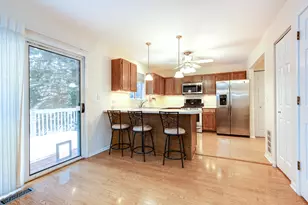 134 Heritage Ct, Gurnee, IL 60031 - Photo 10