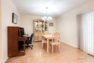 134 Heritage Ct, Gurnee, IL 60031 - Photo 8