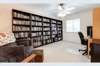 134 Heritage Court, Gurnee, IL 60031 - Photo 18