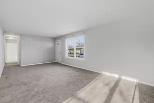 424 Kenyon Ave, Romeoville, IL 60446 - Photo 8