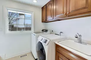 931 Coventry Dr, Lake Forest, IL 60045 - Photo 12