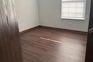 130 Crestwood Ct, Schaumburg, IL 60195 - Photo 4