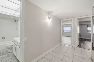 375 Plum Creek Dr, Wheeling, IL 60090 - Photo 8