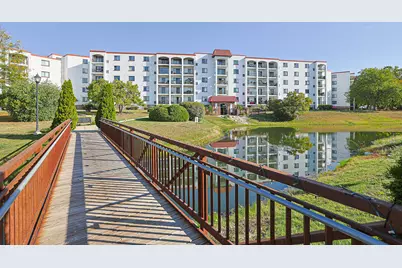 375 Plum Creek Drive #501, Wheeling, IL 60090 - Photo 2