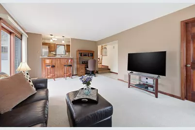 615 Newberry Drive, Elk Grove Village, IL 60007 - Photo 16