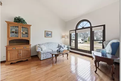 615 Newberry Drive, Elk Grove Village, IL 60007 - Photo 8