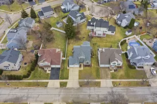 615 Newberry Dr, Elk Grove Village, IL 60007 - Photo 2