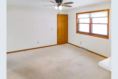 755 Loomis Drive, Rockton, IL 61072 - Photo 8