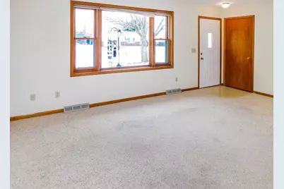 755 Loomis Drive, Rockton, IL 61072 - Photo 10