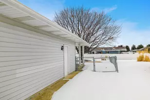 755 Loomis Dr, Rockton, IL 61072 - Photo 30