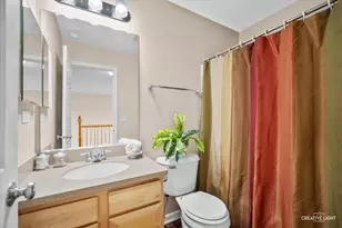 425 S Jade Ln, Round Lake, IL 60073 - Photo 14