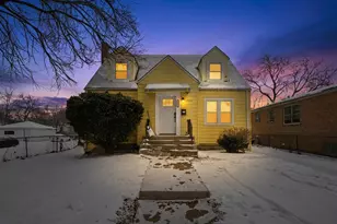 10035 S La Salle St, Chicago, IL 60628 - Photo 1