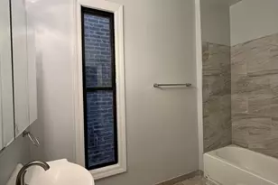 2437 W Lexington St, Chicago, IL 60612 - Photo 8