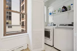 232 E Walton Pl, Chicago, IL 60611 - Photo 18