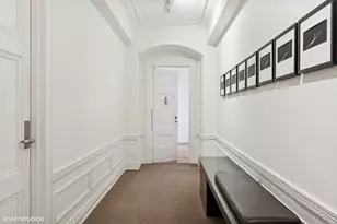 232 E Walton Pl, Chicago, IL 60611 - Photo 4