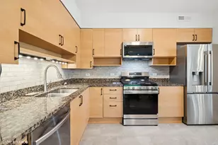 911 Busse Hwy, Park Ridge, IL 60068 - Photo 6