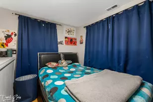 9741 Lonnquist Dr, Franklin Park, IL 60131 - Photo 8