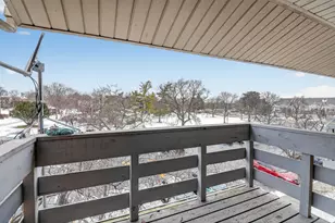 1351 N Winslowe Dr, Palatine, IL 60074 - Photo 18