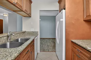 1351 N Winslowe Dr, Palatine, IL 60074 - Photo 10