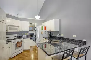 2714 Lake Side Cir, Joliet, IL 60431 - Photo 6