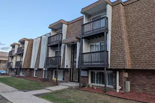 10620 Brooks Ln, Chicago Ridge, IL 60415 - Photo 1