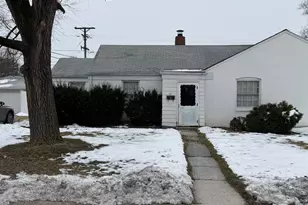 1811 N Raynor Ave, Crest Hill, IL 60403 - Photo 1