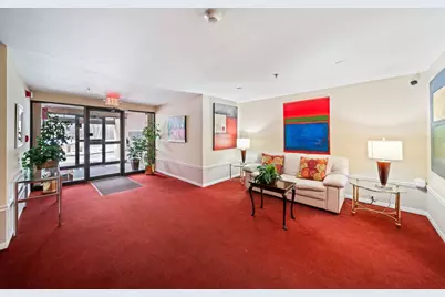 10 Trafalgar Square #403, Lincolnshire, IL 60069 - Photo 4