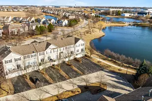 102 Town Center Blvd, Gilberts, IL 60136 - Photo 24