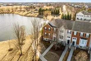 102 Town Center Blvd, Gilberts, IL 60136 - Photo 20