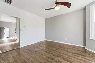 8643 S Exchange Ave, Chicago, IL 60617 - Photo 2