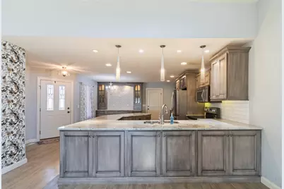 1915 Dunraven Road, Bloomington, IL 61704 - Photo 6