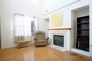 2233 Hillsboro Ct, Aurora, IL 60503 - Photo 4