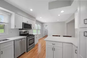 26W421 Wiesbrook Rd, Wheaton, IL 60189 - Photo 8
