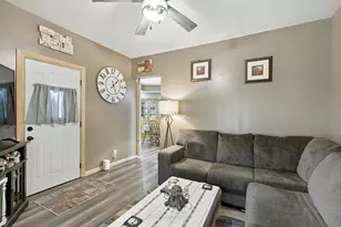 514 E Jackson St, Joliet, IL 60432 - Photo 8
