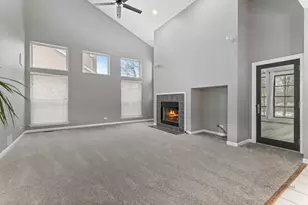 597 Treetop Ln, Gurnee, IL 60031 - Photo 6