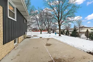 8803 Juniper Ct, Tinley Park, IL 60487 - Photo 28
