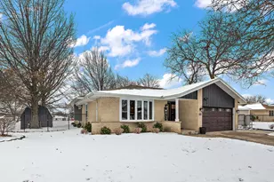 8803 Juniper Ct, Tinley Park, IL 60487 - Photo 2