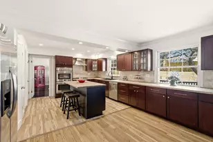 17 Camberley Ct, Hinsdale, IL 60521 - Photo 8