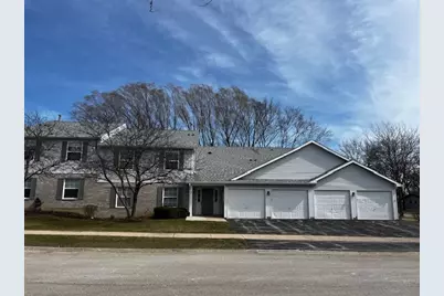1225 N Red Oak Circle #3, Round Lake Beach, IL 60073 - Photo 1