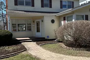 331 S Julian St, Naperville, IL 60540 - Photo 2