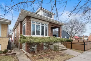 10704 S Albany Ave, Chicago, IL 60655 - Photo 2