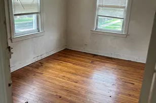 8143 S Colfax Ave, Chicago, IL 60617 - Photo 8