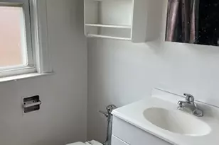 8143 S Colfax Ave, Chicago, IL 60617 - Photo 26