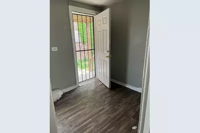 8143 S Colfax Avenue, Chicago, IL 60617 - Photo 30