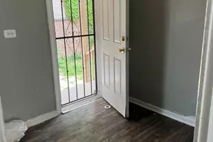 8143 S Colfax Ave, Chicago, IL 60617 - Photo 30