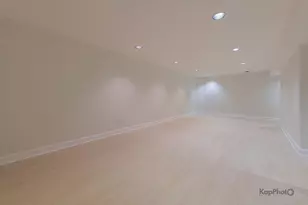 102 N Waterford Dr, Schaumburg, IL 60194 - Photo 20