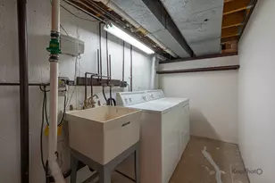 102 N Waterford Dr, Schaumburg, IL 60194 - Photo 26