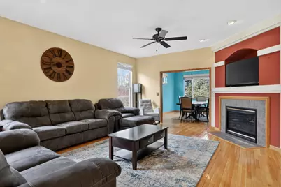 39 W Vandermeer Drive, Antioch, IL 60002 - Photo 4